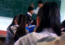 Sa thải thầy giáo tát học sinh tại Bình Định