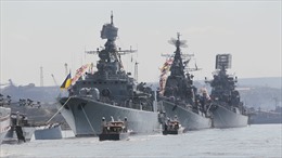 Tàu chiến Ukraine rút hàng loạt khỏi Crưm