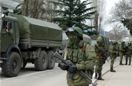 Ukraine: Nga đã triển khai 16.000 quân tại Crưm