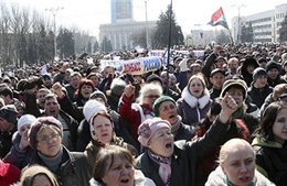 10.000 người ủng hộ Nga biểu tình tại Donetsk 