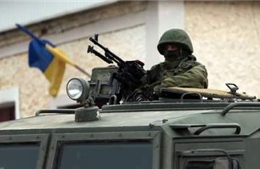 Lực lượng ủng hộ Nga kiểm soát sân bay Crimea