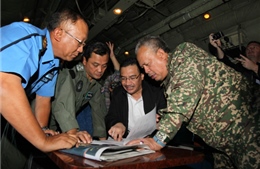 Malaysia chuyển hướng tìm kiếm chiếc máy bay mất tích 