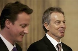 Ông Cameron phủ nhận bạn bè với người tiền nhiệm Tony Blair 