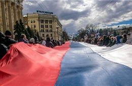 Sau Crimea, ‘lửa trưng cầu’ bén đến khắp miền Đông Ukraine