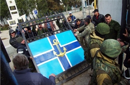 Lực lượng Crimea giành thêm một căn cứ hải quân Ukraine