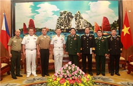 Đại tướng Phùng Quang Thanh tiếp đoàn Tư lệnh Hải quân Philippines 
