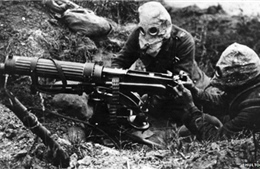 Nhà khoa học mang thân mình làm thí nghiệm