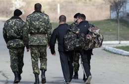 Toàn bộ binh sĩ Ukraine đã rời Crimea  