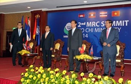 Thủ tướng tiếp xúc song phương bên lề Hội nghị MRC