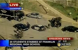 Đâm chém điên loạn tại trường học Mỹ, 20 học sinh bị thương