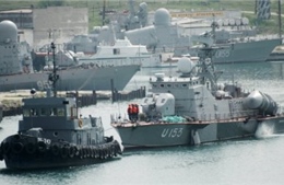Nga trả lại tàu chiến đầu tiên ở Crimea cho Ukraine