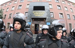 Ukraine bắt đầu chiến dịch chống khủng bố ở miền Đông 