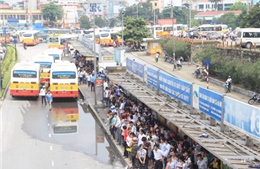 Để xe buýt... có văn hóa - Bài 2: Không chen không phải xe buýt 