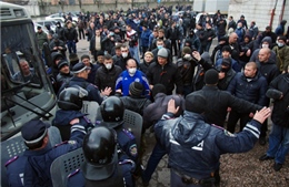Ukraine: Phe ly khai tự nguyện rời trụ sở cảnh sát Kramatorsk 
