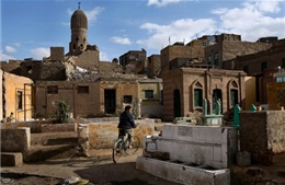 1,5 triệu người Ai Cập sống trong... nghĩa địa