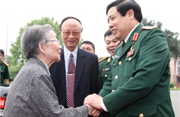 Tiếp thân nhân các cựu cố vấn Trung Quốc, gia đình &#39;Lưỡng quốc tướng quân&#39; Nguyễn Sơn 