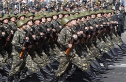 Ukraine áp dụng nghĩa vụ quân sự bắt buộc