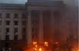 Trụ sở Công đoàn Odessa ngùn ngụt cháy, 31 người chết