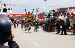 Cuộc đua xe đạp “Về Điện Biên Phủ 2014 - Cúp Báo Quân đội nhân dân” đã về đích Điện Biên Phủ