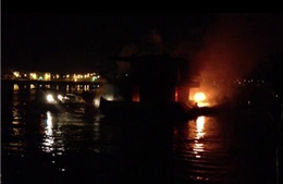 Đồng Nai: Hai tàu chở dầu bốc cháy, ít nhất 2 người thiệt mạng