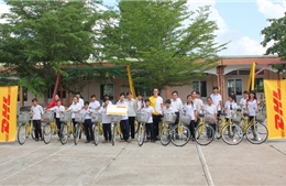 DHL hỗ trợ trẻ em đến trường