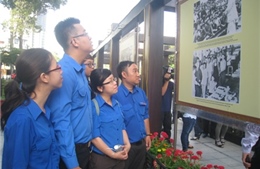 Triển lãm “Chủ tịch Hồ Chí Minh sống mãi trong lòng dân tộc Việt Nam”