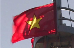 Lễ chào cờ trên vùng biển Hoàng Sa 
