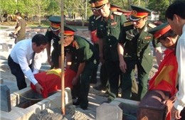 Truy điệu và an táng hài cốt quân tình nguyện Việt Nam hy sinh tại Lào