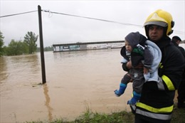Serbia sơ tán khẩn cấp dân do lũ lụt