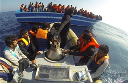 Italy cứu sống gần 500 người nhập cư