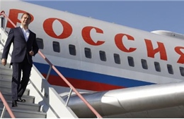 Thủ tướng Nga bất ngờ tới Crimea