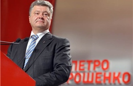 Tỷ phú Poroshenko giành được gần 54% phiếu bầu