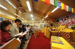 Người Việt tại Anh mừng lễ Phật Đản