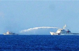 Các nhóm tàu Trung Quốc hung hăng ngăn cản tàu chấp pháp Việt Nam