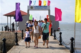 Quảng Ninh đón 2.600 khách du lịch quốc tế đến Hạ Long