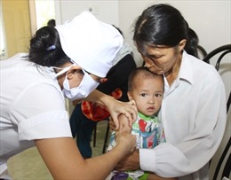 Quảng Trị tiêm trở lại vắc-xin Quinvaxem cho trẻ 