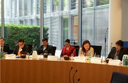 Các đại sứ ASEAN làm việc với nghị sĩ Đức