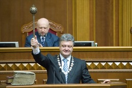 Tổng thống Ukraine không thỏa hiệp với Nga về vị thế Crimea