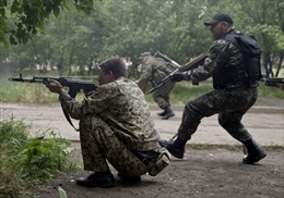 Lực lượng ly khai Ukraine tấn công dữ dội sân bay Lugansk