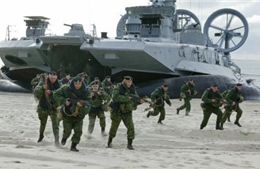 Nga tập trận lớn song song với NATO
