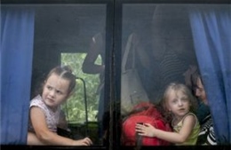 Ukraine lập hành lang nhân đạo sơ tán dân khỏi miền đông 