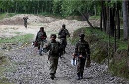 Binh sĩ Ấn Độ, Paskistan đọ súng ở Kashmir