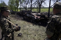 Ukraine xem xét thiết quân luật ở miền Đông