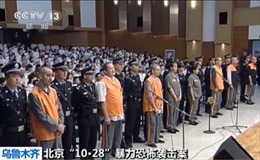 Trung Quốc xử tử 13 kẻ khủng bố ở Tân Cương 