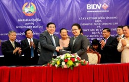 Việt Nam – Lào ký hợp đồng tín dụng phát triển giao thông