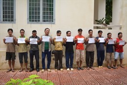 Bắt 11 kẻ trộm trên xà lan Malaysia