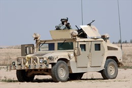 Phiến quân Syria sử dụng xe Humvee chiếm được ở Iraq