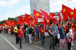 Việt kiều tại Đức &#39;nhuộm đỏ&#39; Frankfurt am Main
