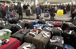 Pháp: Hàng trăm hành khách phải ngủ qua đêm trong sân bay 