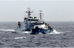 Tàu Trung Quốc dàn hàng, hung hãn cản tàu Việt Nam 